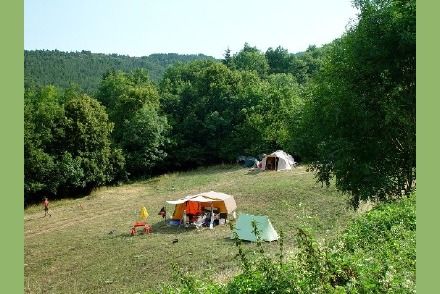 Kamperen op de boerderijcamping Les Therondels HW140