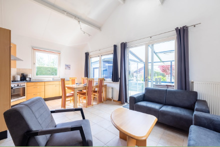 Chalet Wilgenroos op waterrijk park De Groote Vliet voor 4 personen HW010