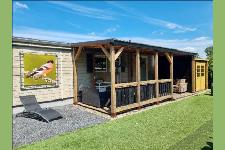 Chalet de Goudvink op Recreatielandgoed De IJsvogel in Voorthuizen HW280