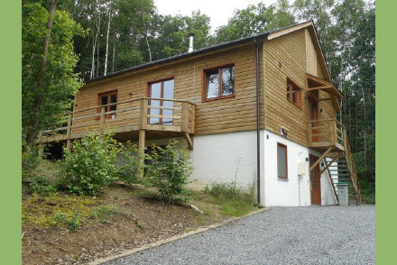 Groepsaccommodatie 3 Chalets in bos Les Hazalles Barvaux HW508