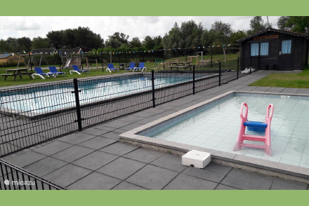 Luxe 6-persoons vakantiewoning op recreatiepark De Friese Wadden HW049