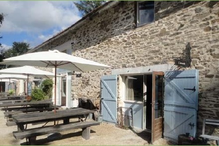 Vakantiehuis Limousin op kleinschalig en kindvriendelijk vakantie domein La-Bastide HW1054